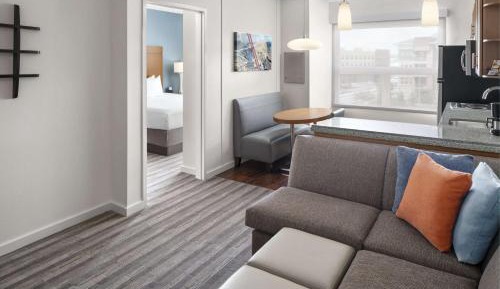 One-Bedroom King Suite