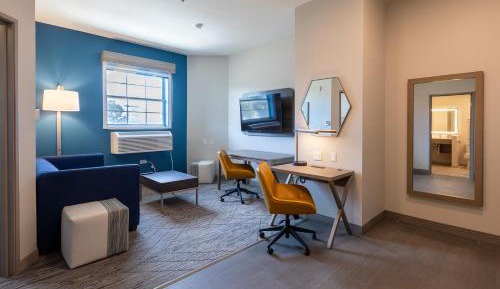 One-Bedroom Queen Suite -Non-Smoking