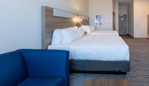 Queen Suite with Two Queen Beds