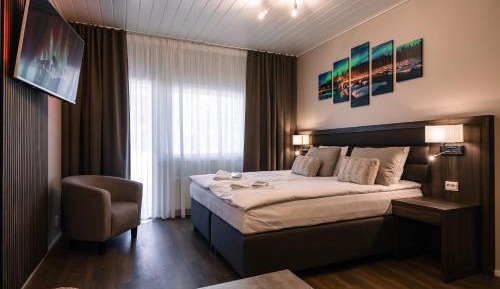 King Studio with Sofa Bed