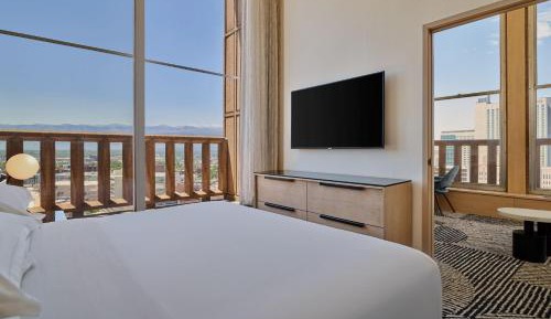 Luxury One-Bedroom King Suite with City View