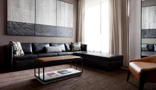 One-Bedroom King Suite