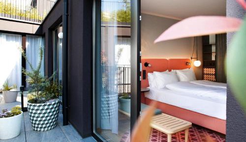 Standard Queen Room with Balcony