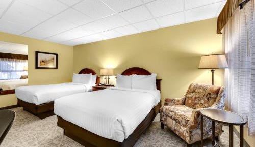 Queen Room with Two Queen Beds - No pets