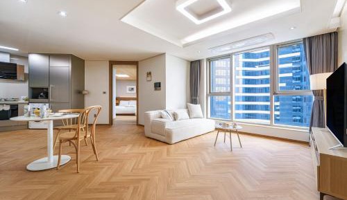 Premier suite G Connecting
