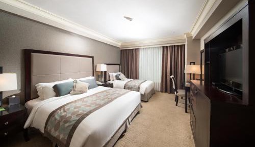 Deluxe Family Room