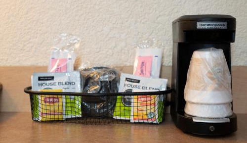 Deluxe King Room with Kitchenette Smoke Free