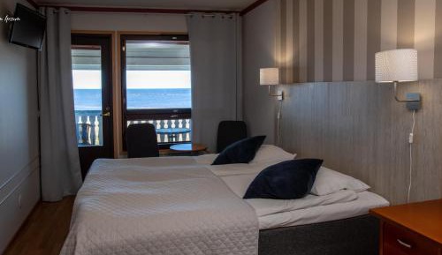 Standard Twin Room with Sea View