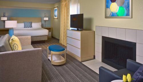 Mobility Accessible Studio Queen Suite with Roll-In Shower