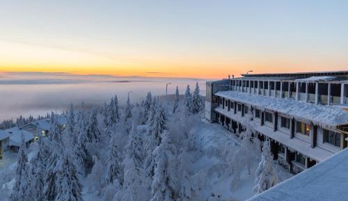 Standard Twin Room with Mountain View