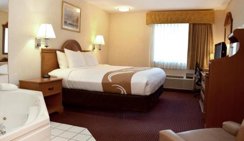 King Room with Accessible Tub - Accessible/Non-Smoking