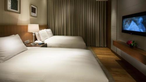 Superior Suite Family Twin with Mountain View