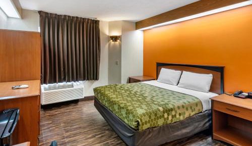 Queen Room - Accessible/Nonsmoking