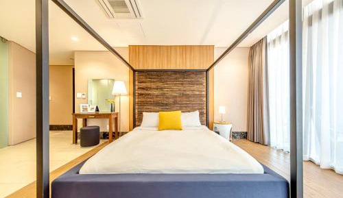 Deluxe Double Room with Balcony