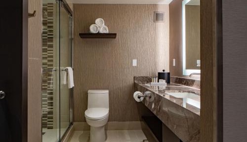 HORSESHOE JUNIOR SUITE 2 QUEEN NON-SMOKING