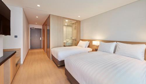 Deluxe Twin Room with Pine Tree or Lake View (2~3F, No Pool access & Jacuzzi, Base PAX 2, Additional Fee Pay Upon Check-in)