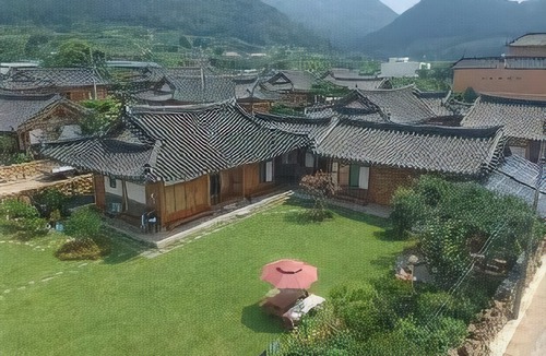 Nagan-myeon Hotel | Suncheon Sagyejeol Haeoreum Hanok Pension