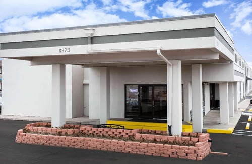 Cimarron Hills Hotel | Travelodge by Wyndham Colorado Springs Airport/Peterson AFB