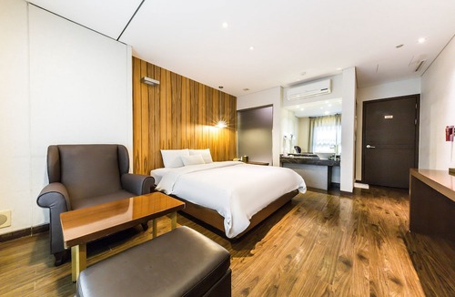 Yeongdeungpo-gu Hotel | F Hotel Yeongdeungpo