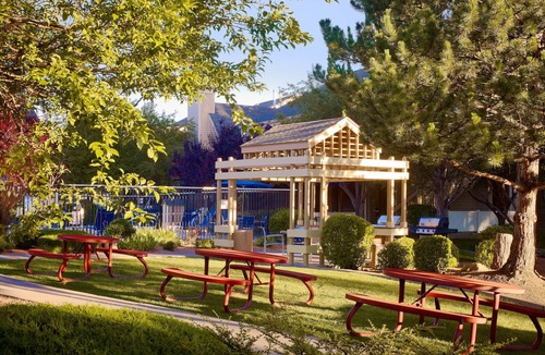 East Colorado Springs Hotel | Sonesta ES Suites Colorado Springs