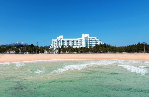 Goseong-gun Hotel | Ocean 2 You Resort Seorak Beach Hotel & Condo