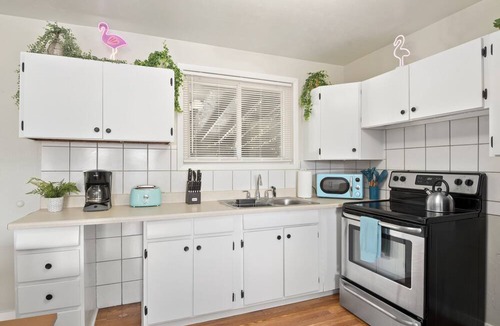 Dupont House | The Flamingo Inn, Denver - Pet Friendly Retro Home