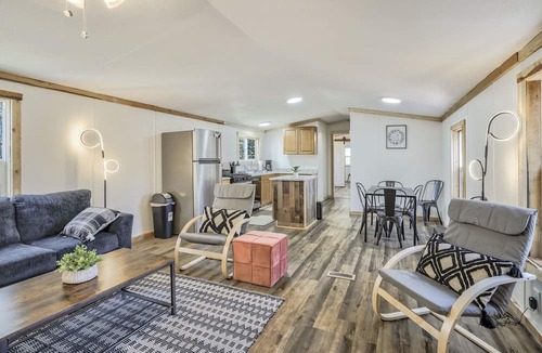 Cripple Creek Ski Chalet | Rustic 3BR Home with Hot Tub, Peak View near Cripple Creek