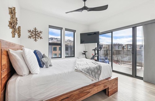 Willow Grove Condo | River West 536: Silverthorne Condo - New Listing - Private Hot Tub