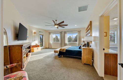 Redlands House | Beautiful 5BR Redlands Home with Fabulous Monument Views