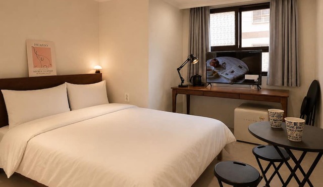 5F Stay | Cozy Sleep| 4Min Station| Hongdae 20m| Gyeongbokgung30m| Yeouido10m